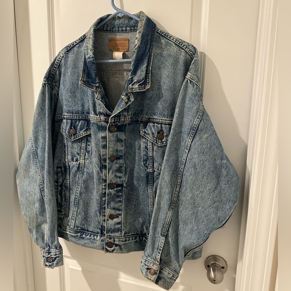 Vintage Levi’s Denim Jacket - Picture 5 of 8